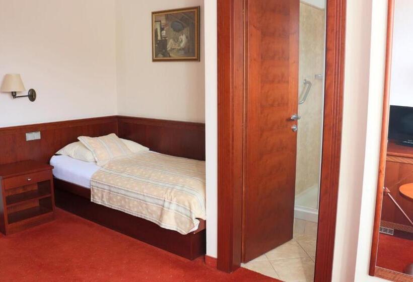 Habitación Estándar Individual, Komorni Hurka