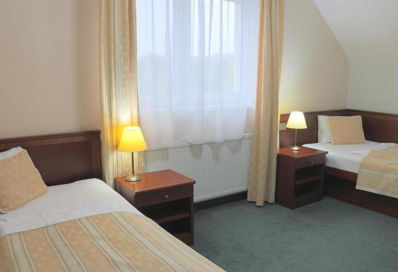 Habitación Estándar, Komorni Hurka