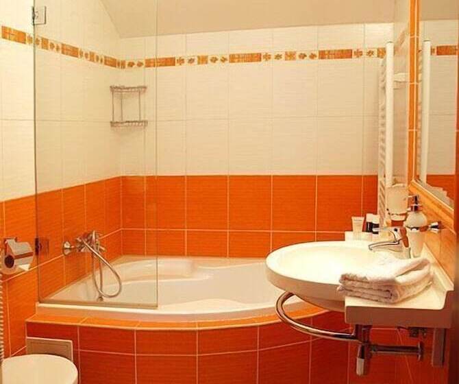 Habitación Estándar, Komorni Hurka
