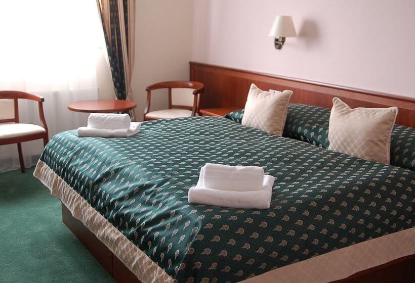 Habitación Estándar, Komorni Hurka