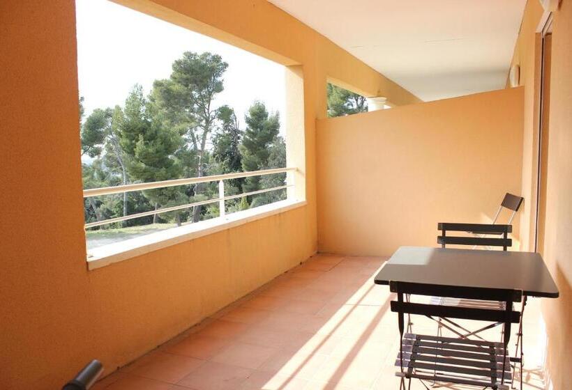 Четырехместный Номер Стандарт, The Originals City, Hôtel Côté Sud, Marseille Est