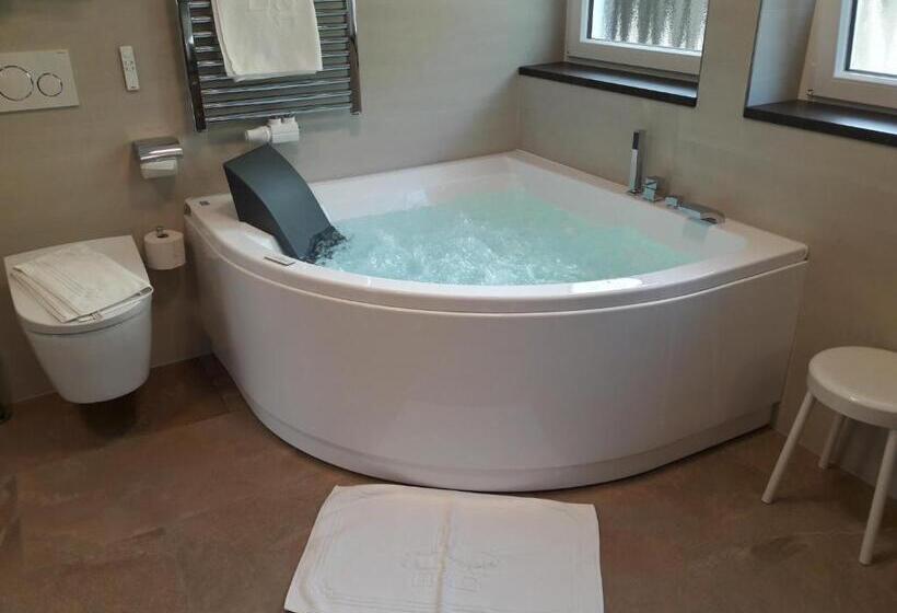 Люкс, Ruster Resort