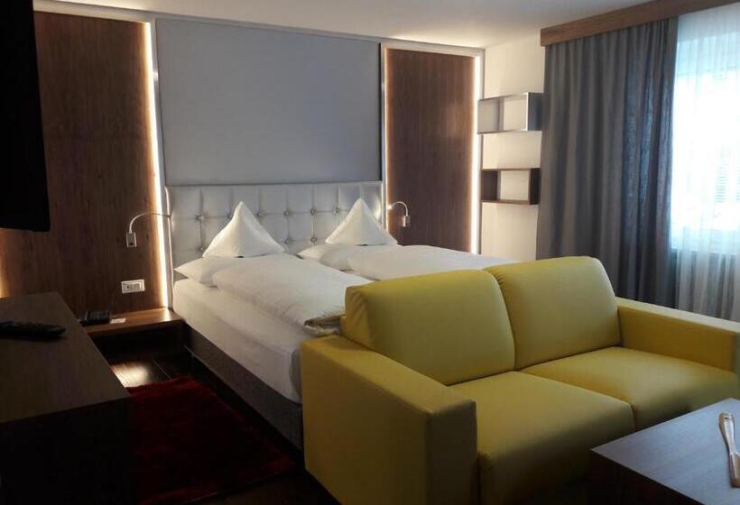Люкс, Ruster Resort