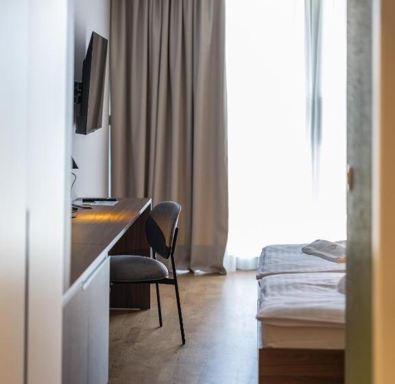 اتاق لوکس با چشم‌انداز دریا, Villa Rosetta