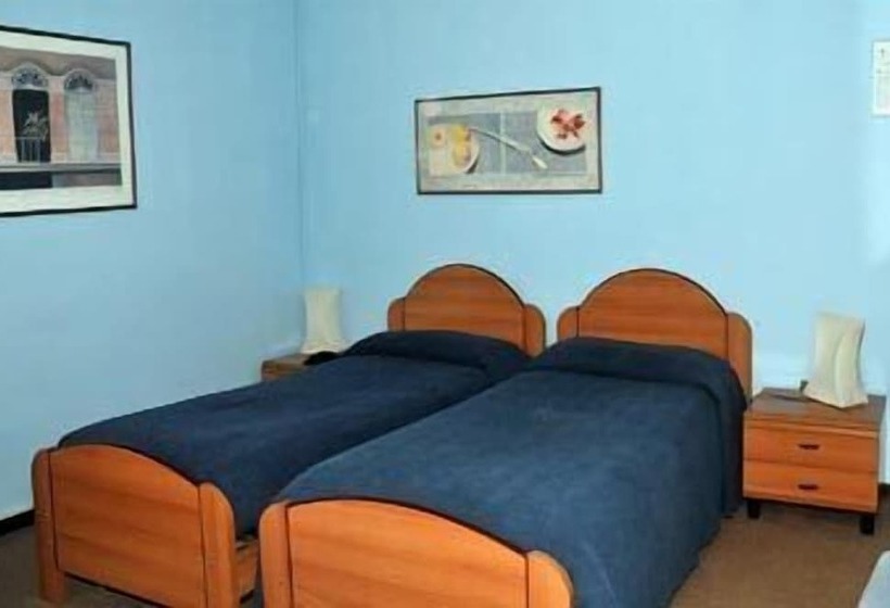 Quarto Estandar Banheiro Compartilhado, Alla Fiera