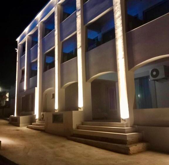 استودیو استاندارد با تخت کینگ, Pals Studios Pefkos
