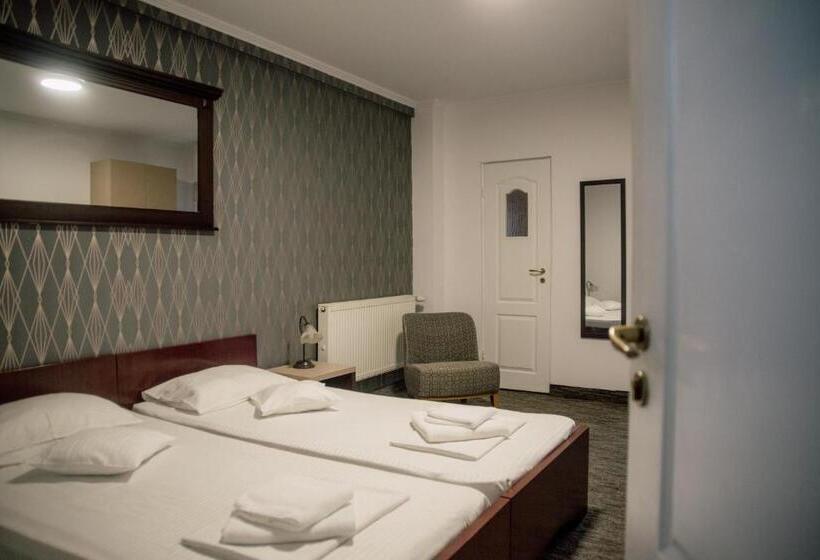اتاق استاندارد یک نفره, Carnival City Hotel Oradea