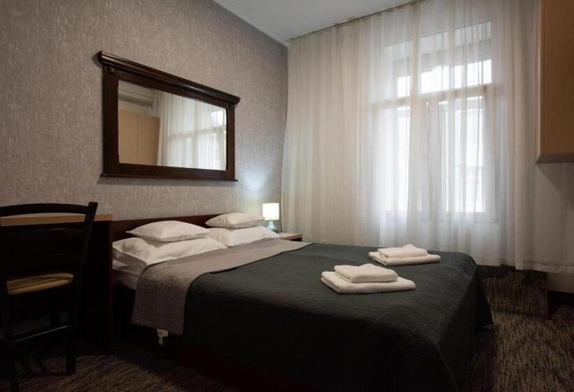 اتاق استاندارد, Carnival City Hotel Oradea