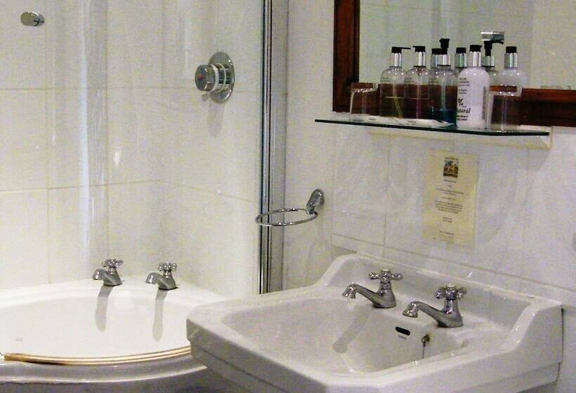 اتاق سوپریور, The Greyhound Coaching Inn