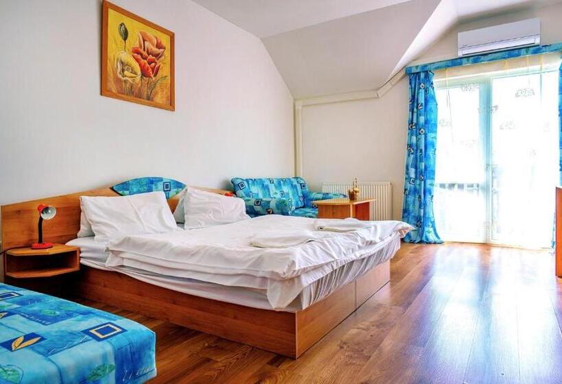 Habitación Triple Estándar, Penzión Quatro Ii 250m Od Kúpaliska