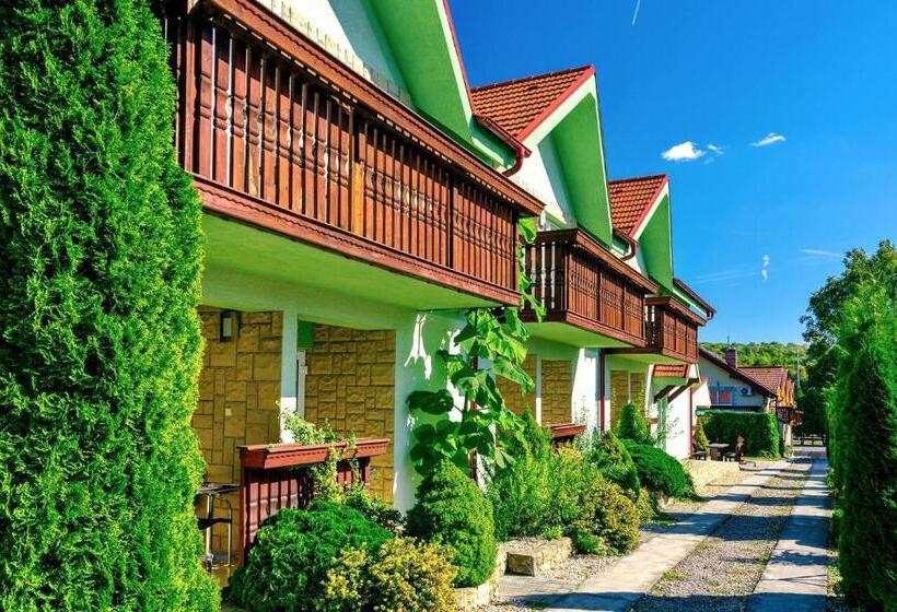 Habitación Cuádruple Estándar, Penzión Quatro Ii 250m Od Kúpaliska
