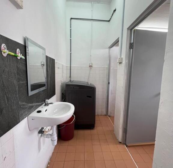 Номер Стандарт Совместная Ванная, Jiaxin Dormitory   Puteri Wangsa 家馨旅舍