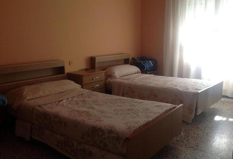 带共用浴室的标准房间, Hostel Alhambra