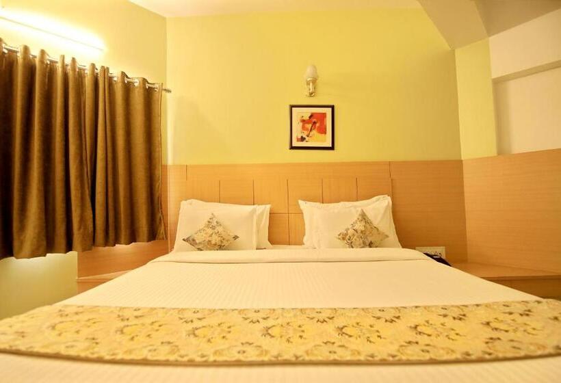 Quarto Deluxe, Ashish Palace