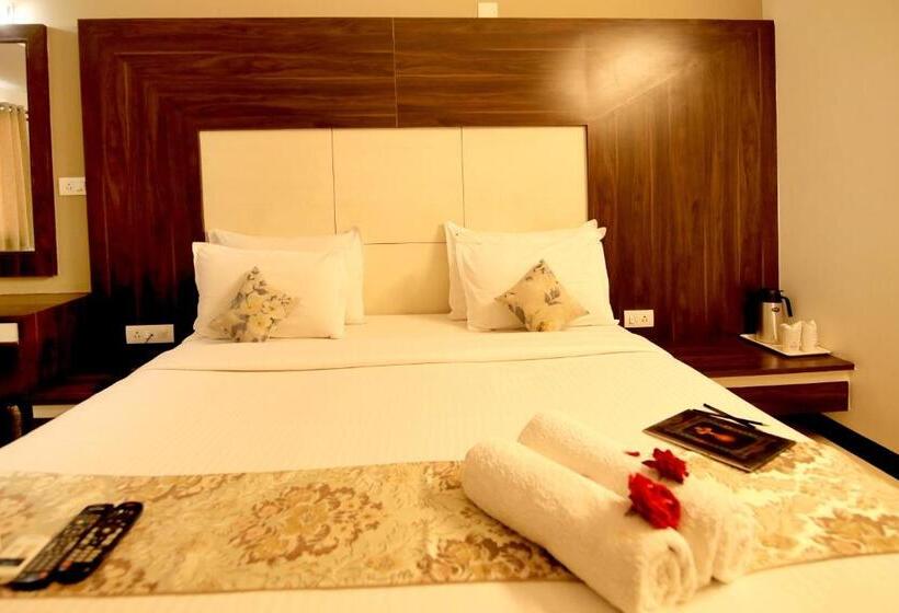 Quarto Superior, Ashish Palace