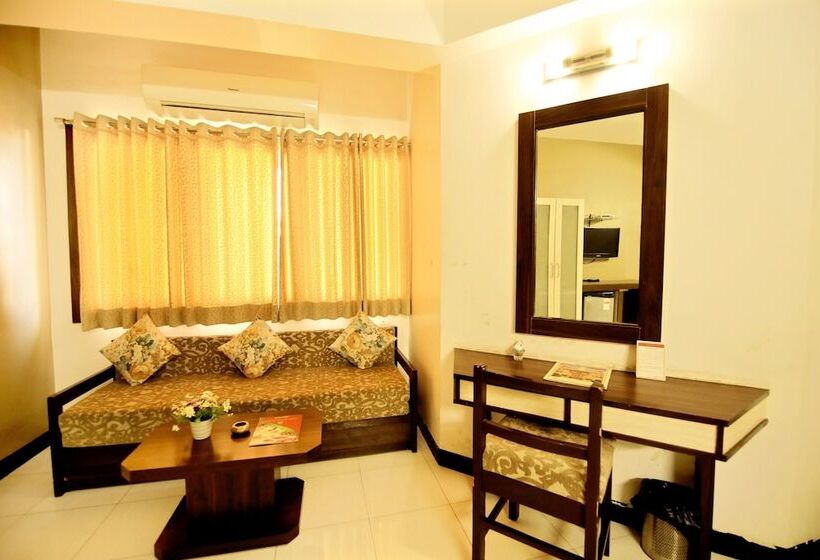 Quarto Deluxe, Ashish Palace
