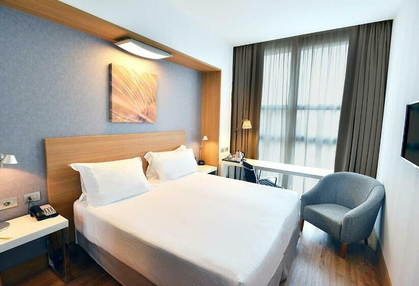 اتاق استاندارد با تخت بزرگ, Hilton Garden Inn Milan North