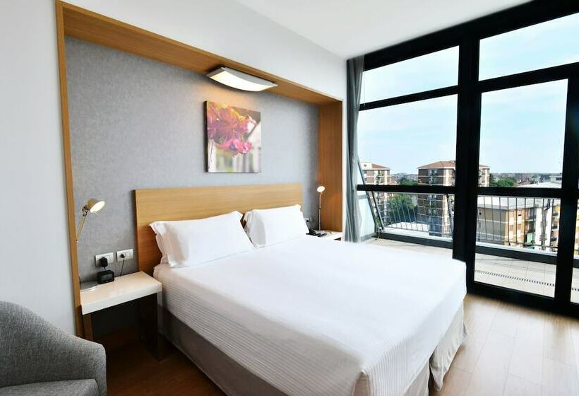 اتاق لوکس, Hilton Garden Inn Milan North