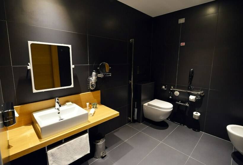 اتاق استاندارد برای معلولان, Hilton Garden Inn Milan North