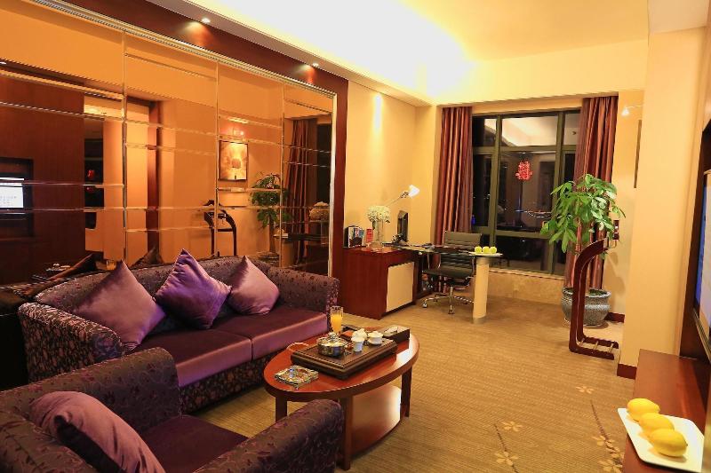 Люкс Кровать Кинг, Ramada Longyan