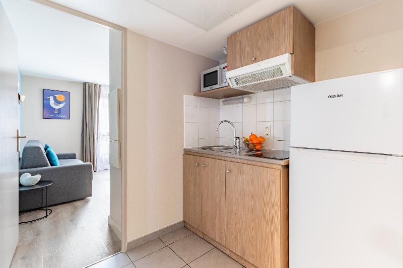 Quarto Estandar Cama King, Ramada Longyan