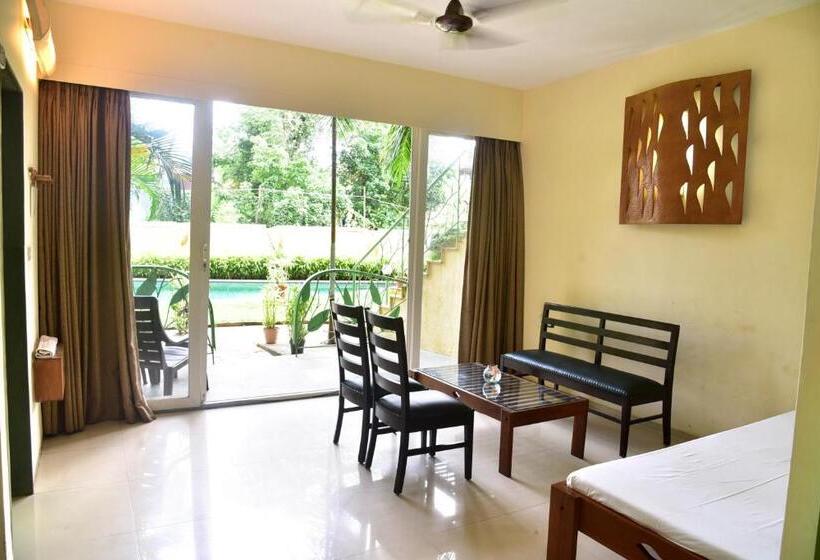 سوییت با چشم‌انداز استخر, Sharanam Green Resort