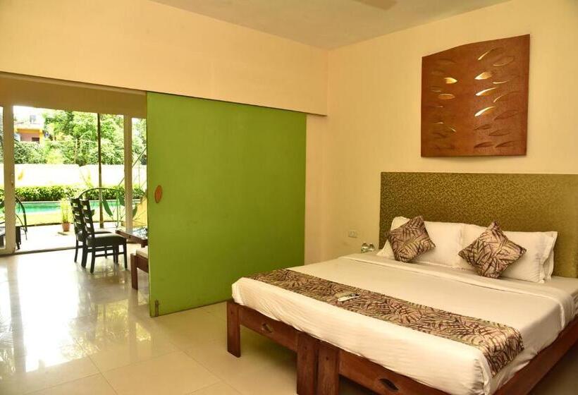 سوییت با چشم‌انداز استخر, Sharanam Green Resort