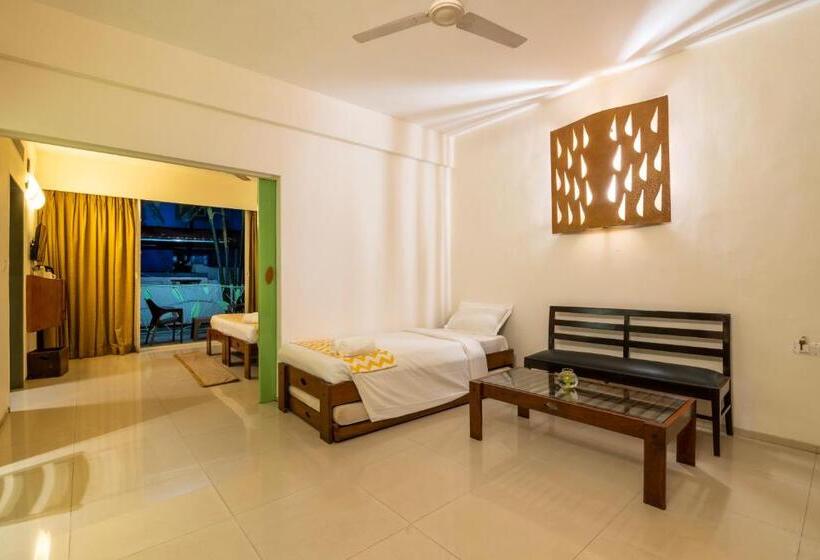 سوییت با چشم‌انداز استخر, Sharanam Green Resort