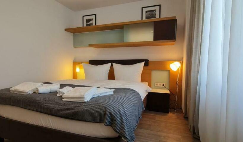 חדר סטנדרט, Check Inn Hotels   Offenbach