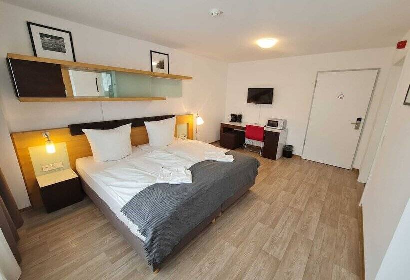 חדר דלוקס, Check Inn Hotels   Offenbach