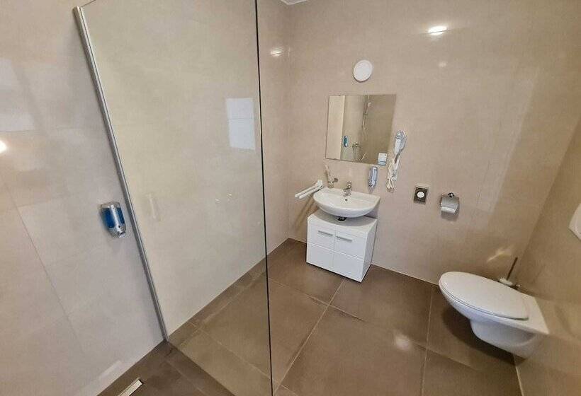 اتاق لوکس, Check Inn Hotels   Offenbach