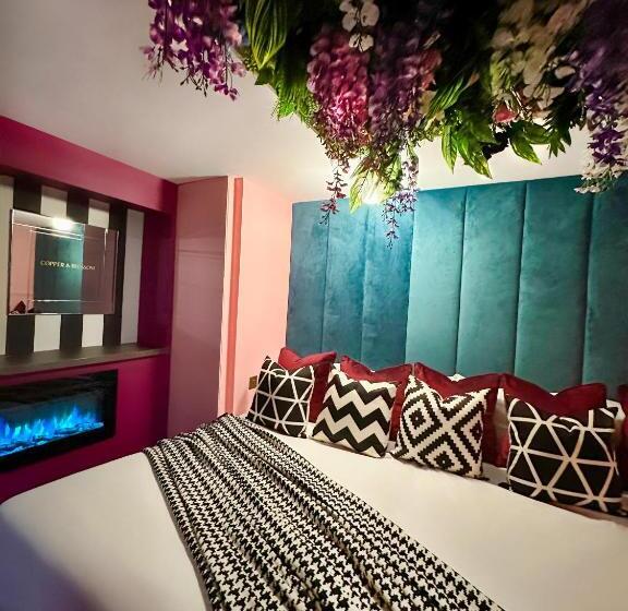 آپارتمان 1 خوابه, The Ultimate Hen Suite With Bar & Makeup Room