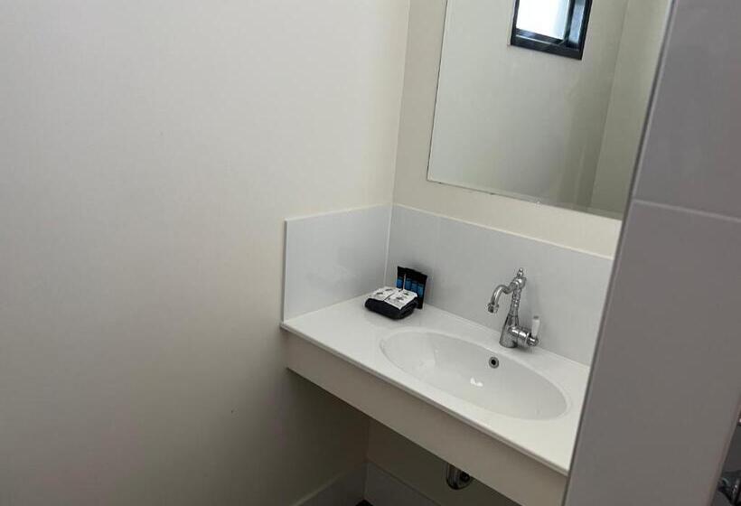 디럭스 패밀리 룸, Albert Park Motor Inn King Beds Pool Shaded Parking