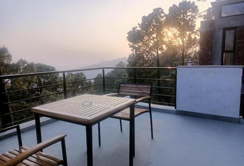 스탠다드 테라스 룸, Blusalzz Escapade Resort Lansdowne