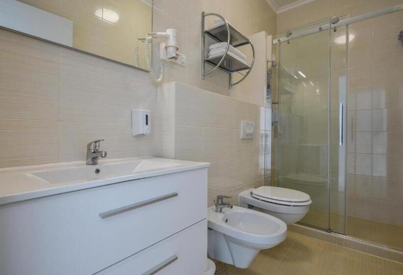 آپارتمان 1 خوابه, Camille Apartmanhouse