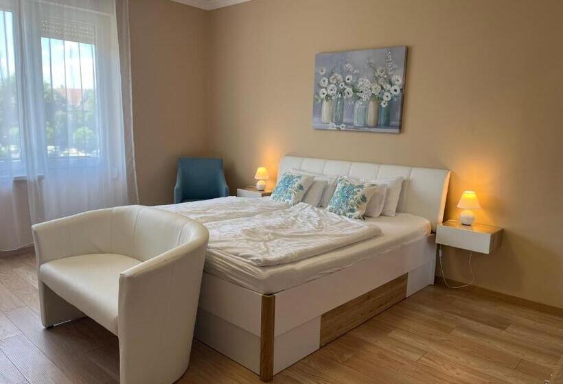 آپارتمان 1 خوابه, Camille Apartmanhouse