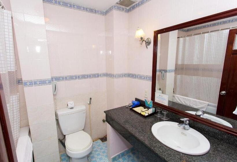 اتاق استاندارد با چشم‌انداز دریا, Hawaii Resort Phu Quoc