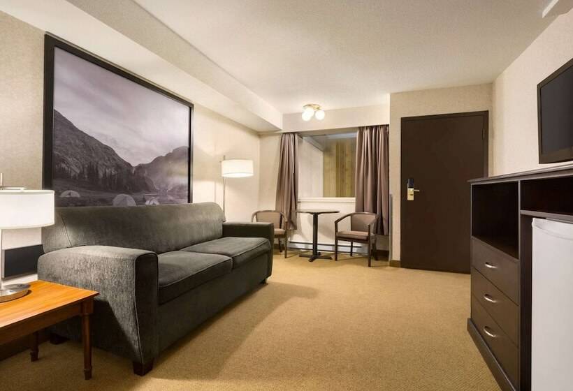 سوییت, Super 8 By Wyndham Prince George