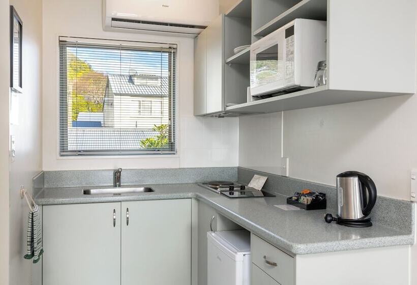 Студио Executive, Jasmine Court Motel