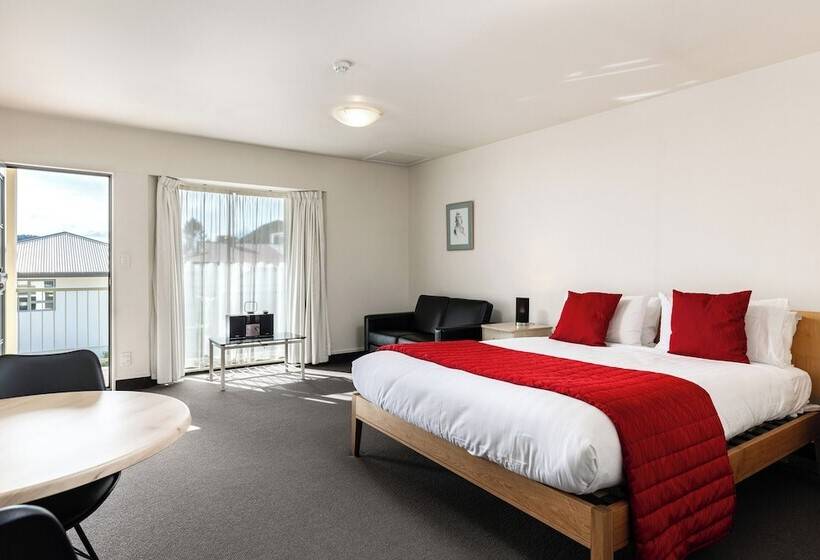 Студио Executive, Jasmine Court Motel