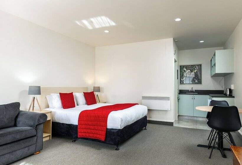 Студия Стандарт, Jasmine Court Motel