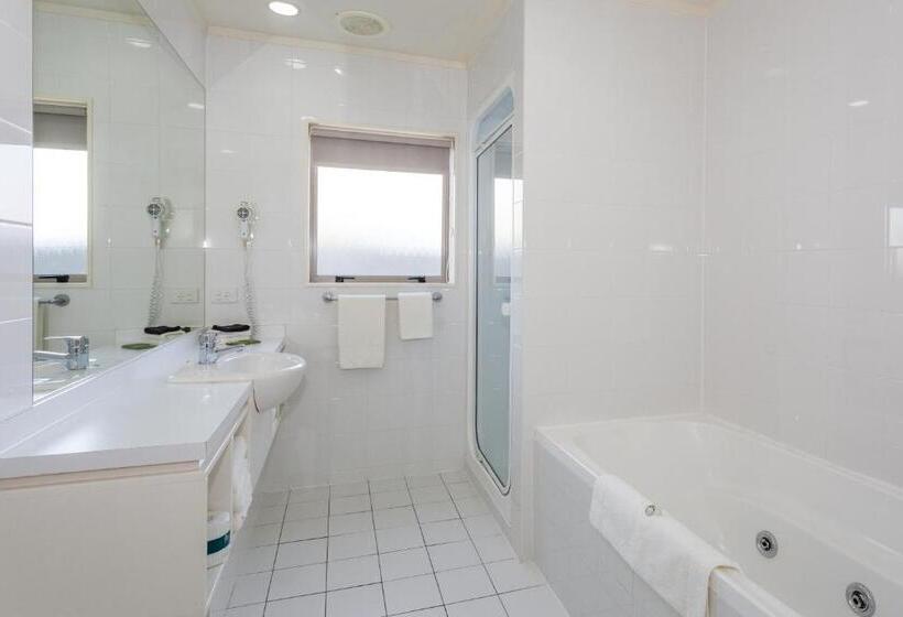 Апартаменты 2 Спальни, Village Motel