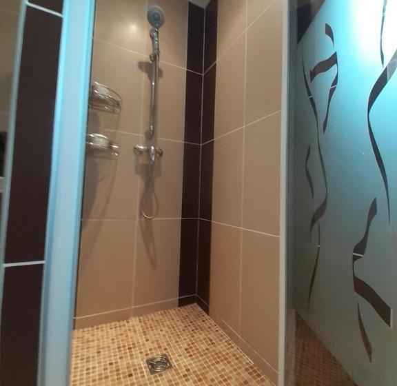 Номер Стандарт Вид на Бассейн, Chambres D Hãƒæ’ã‚â´tes Dans Authentique Mas Avec Piscine En Provence