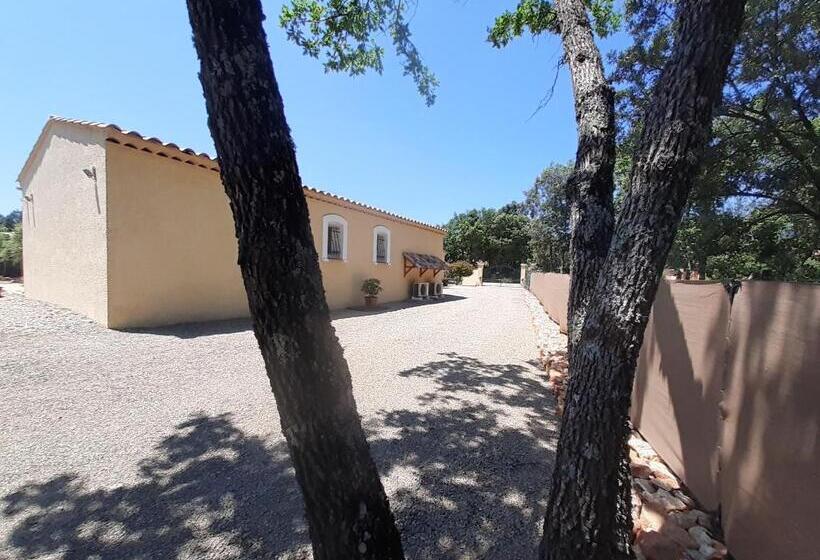 Номер Deluxe, Chambres D Hãƒæ’ã‚â´tes Dans Authentique Mas Avec Piscine En Provence