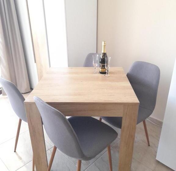 Студио Стандарт Вид на Бассейн, Sea Dreams Apartment