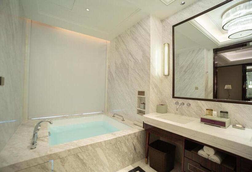 Номер Deluxe, Wyndham Grand Tongren Downtown
