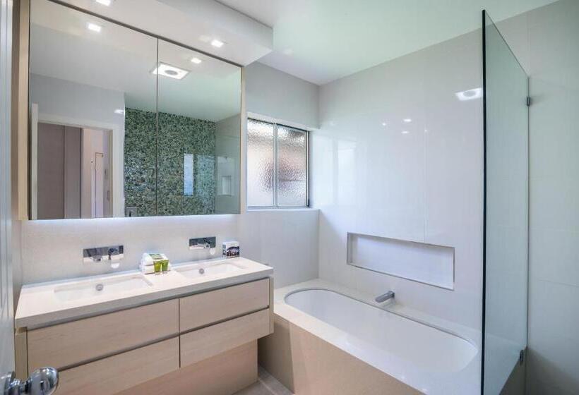 Апартаменты 3 Спальни, Offshore Noosa Resort