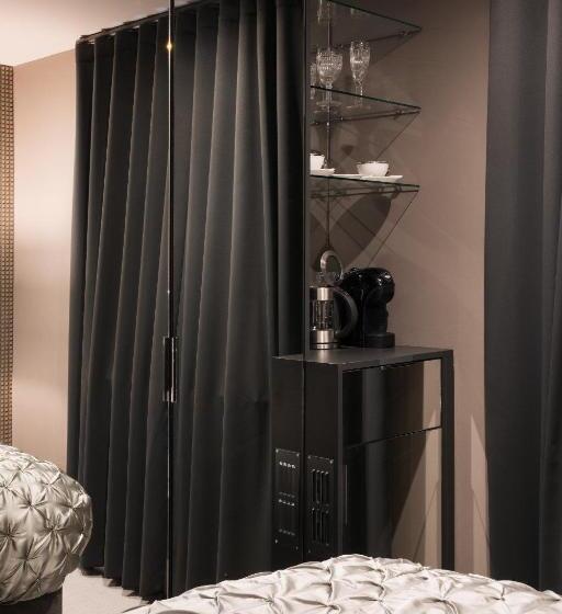 Номер Стандарт, Square Townhouse