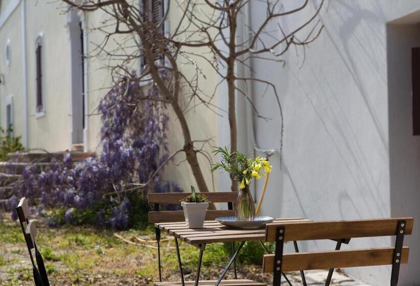 اتاق سوپریور, Masseria I Raffi B&b