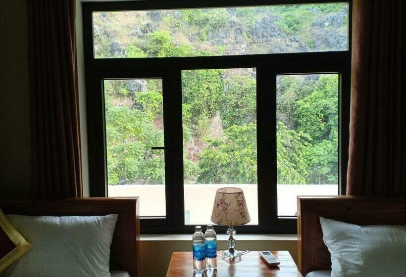 اتاق خانوادگی با چشم‌انداز کوه, Starlet Hotel Phong Nha